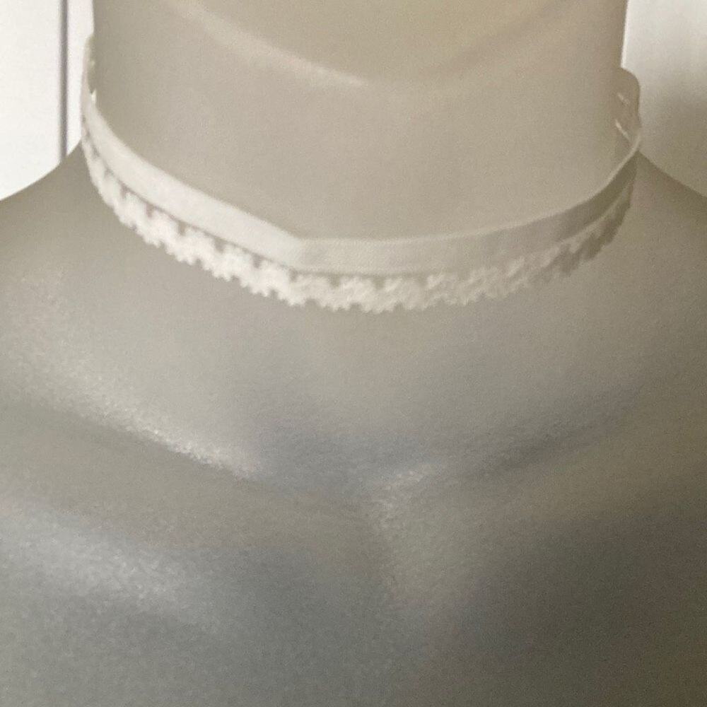 choker necklace